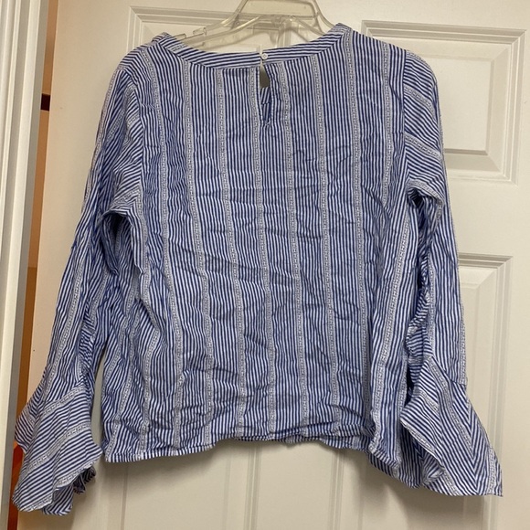 Blue and white striped float sleeve blouse - Picture 5 of 5